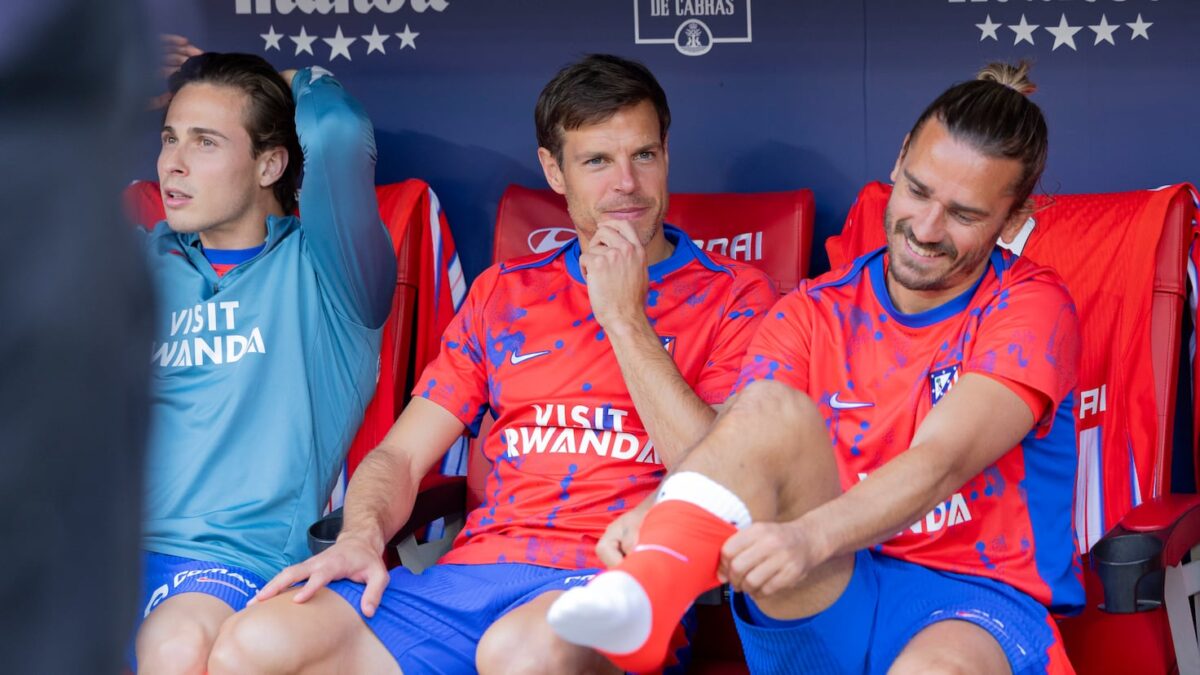 Azpilicueta se une a las filas del Sevilla.