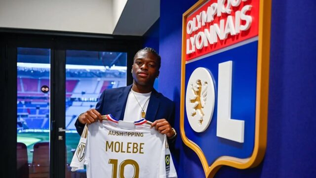Enzo Molebe toma las riendas tras la salida de Idumbo.