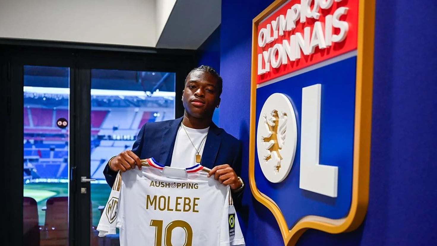 Enzo Molebe toma las riendas tras la salida de Idumbo.