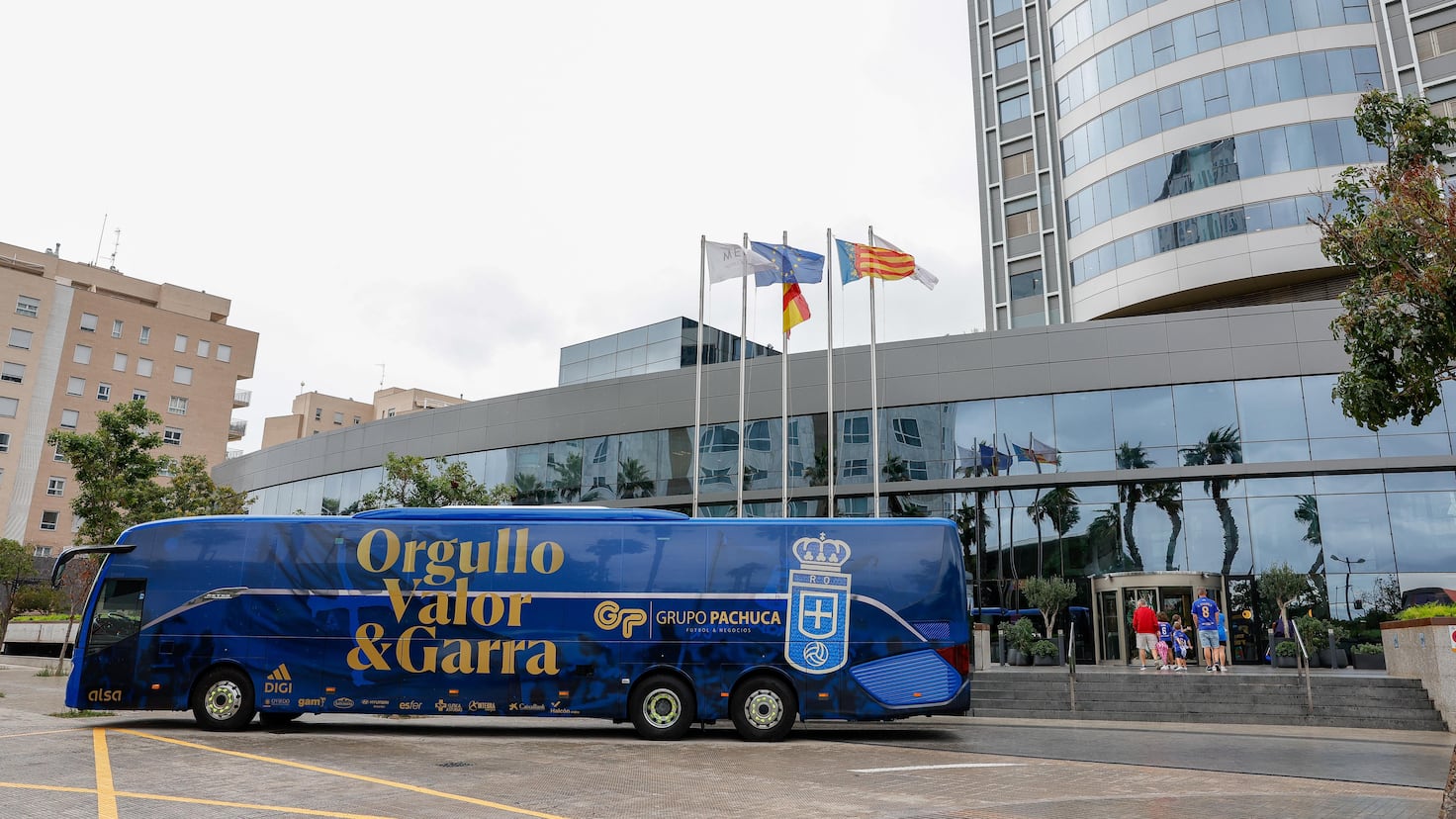 Contrastes en la preparación: Corberán entrena en Paterna, Paunovic desde el hotel.