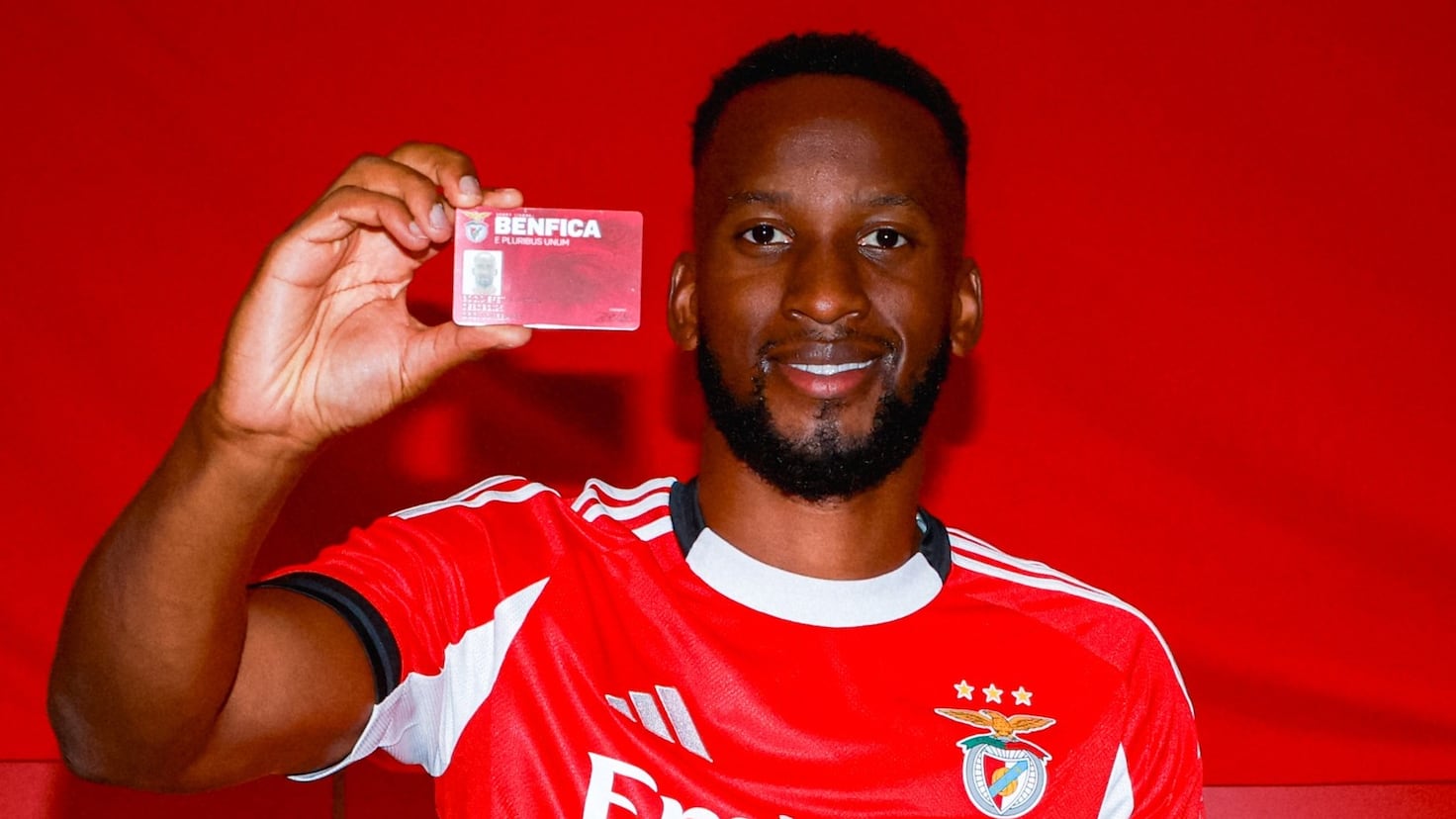 El Sevilla enfrenta un gran golpe financiero con la salida de Badé y Lukebakio.