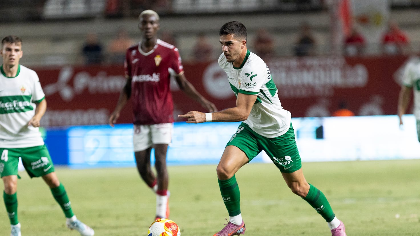 El Murcia asombra al Elche y se corona campeón
