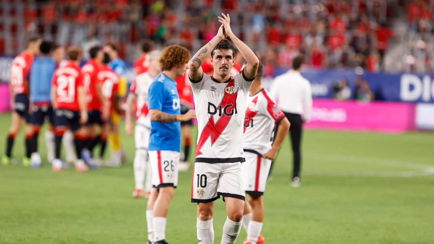 Camello se disculpa por su partida.