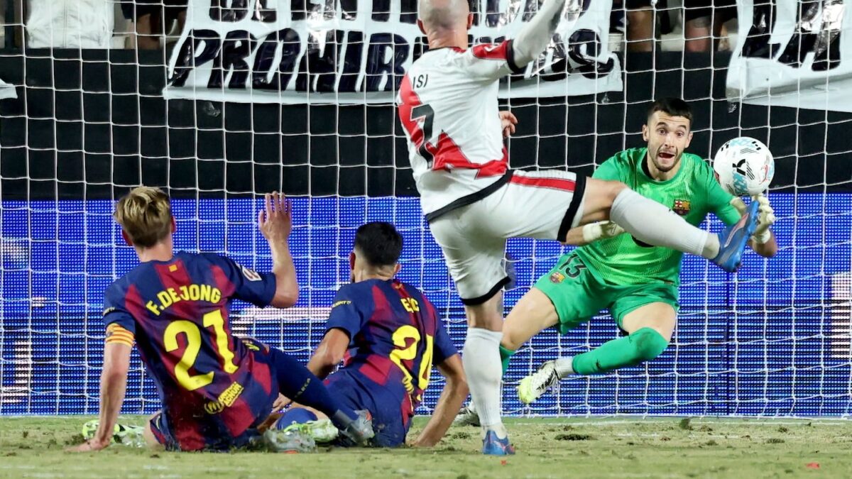 Joan García se une al equipo como nuevo jugador clave.