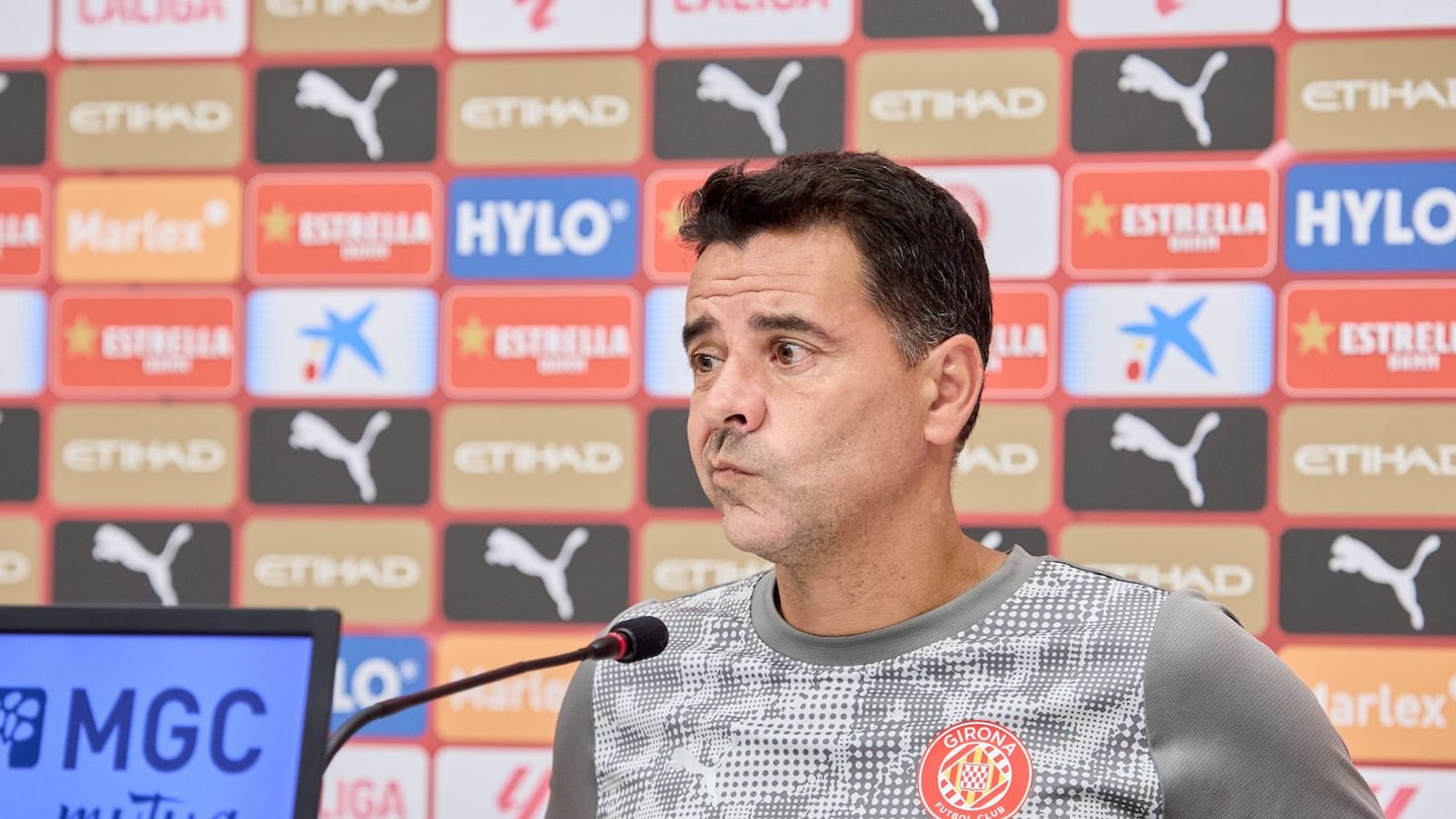 Unidos en la lucha: Superando la adversidad juntos.