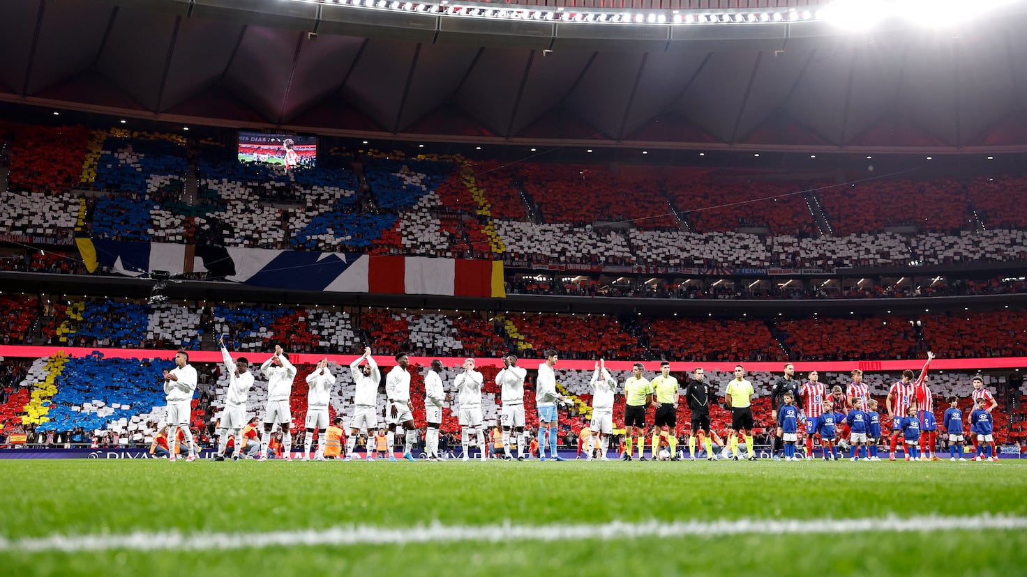 Vive la emoción del derbi madrileño en Biwenger y podrás llevarte unos exclusivos zapatos Munich.