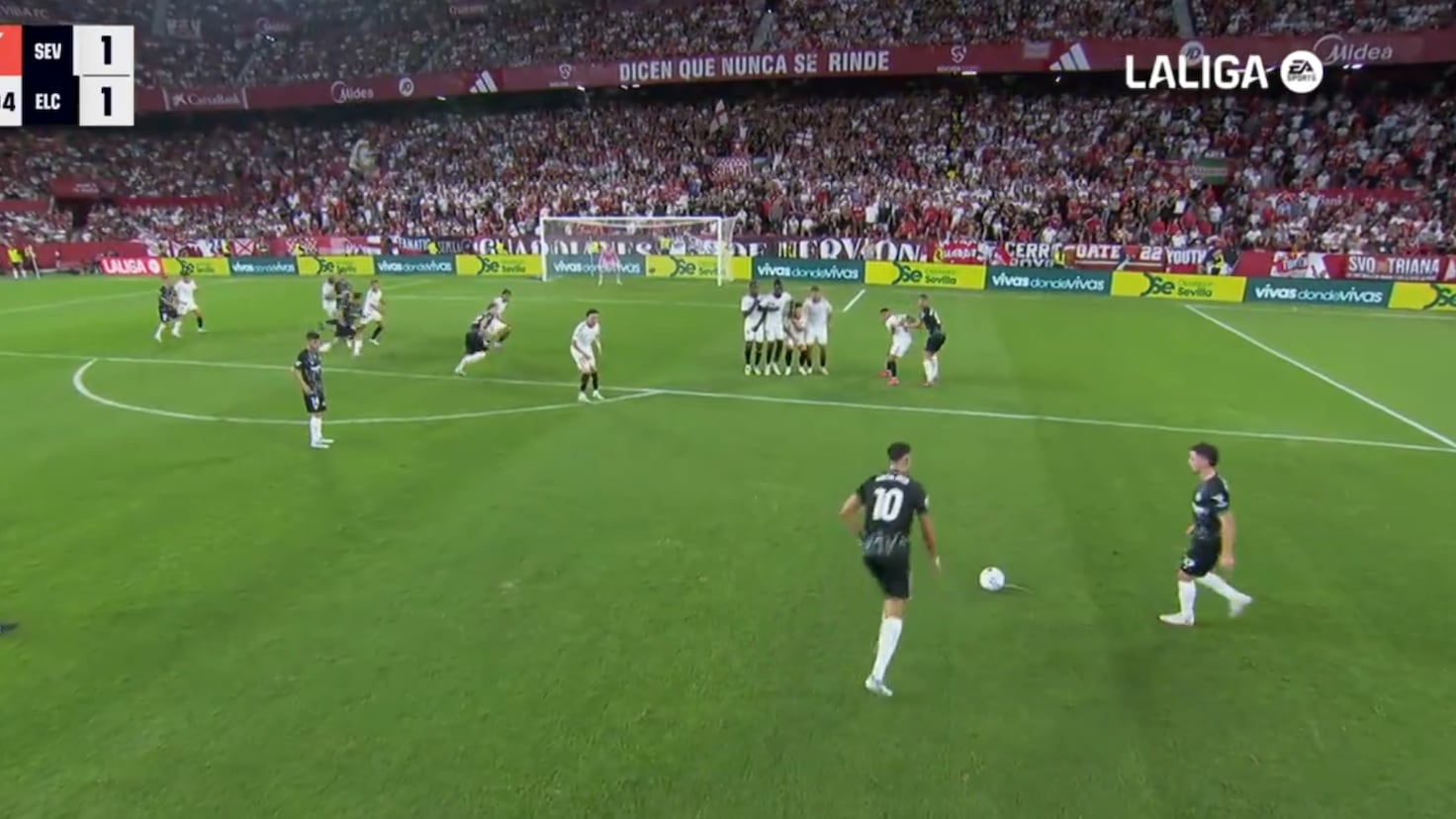 Rafa Mir enciende el Pizjuán con un gol espectacular y una celebración inolvidable