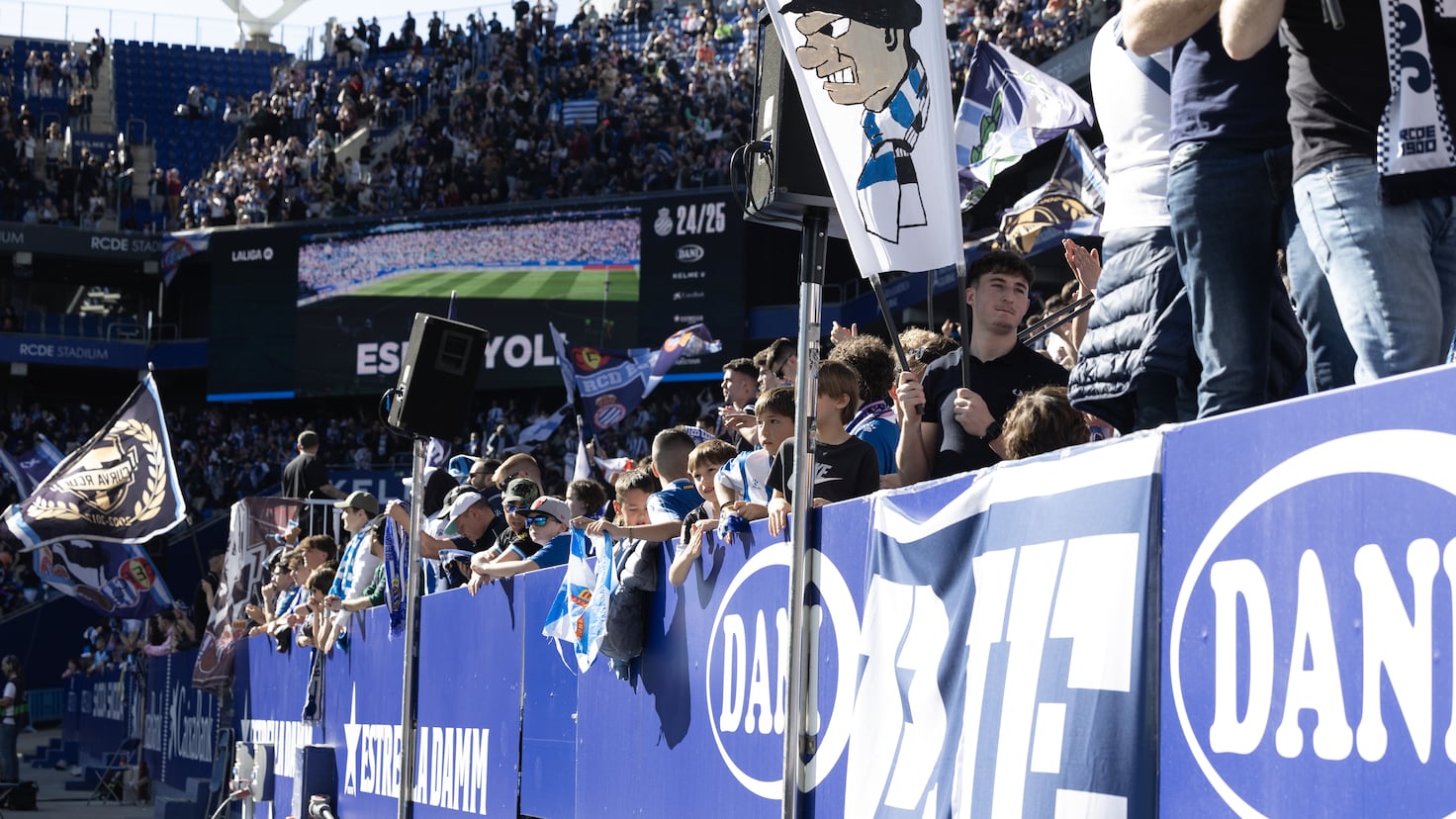 Espanyol Fans Make Their Voices Heard with Protest Banner Against Del Cerro Grande
