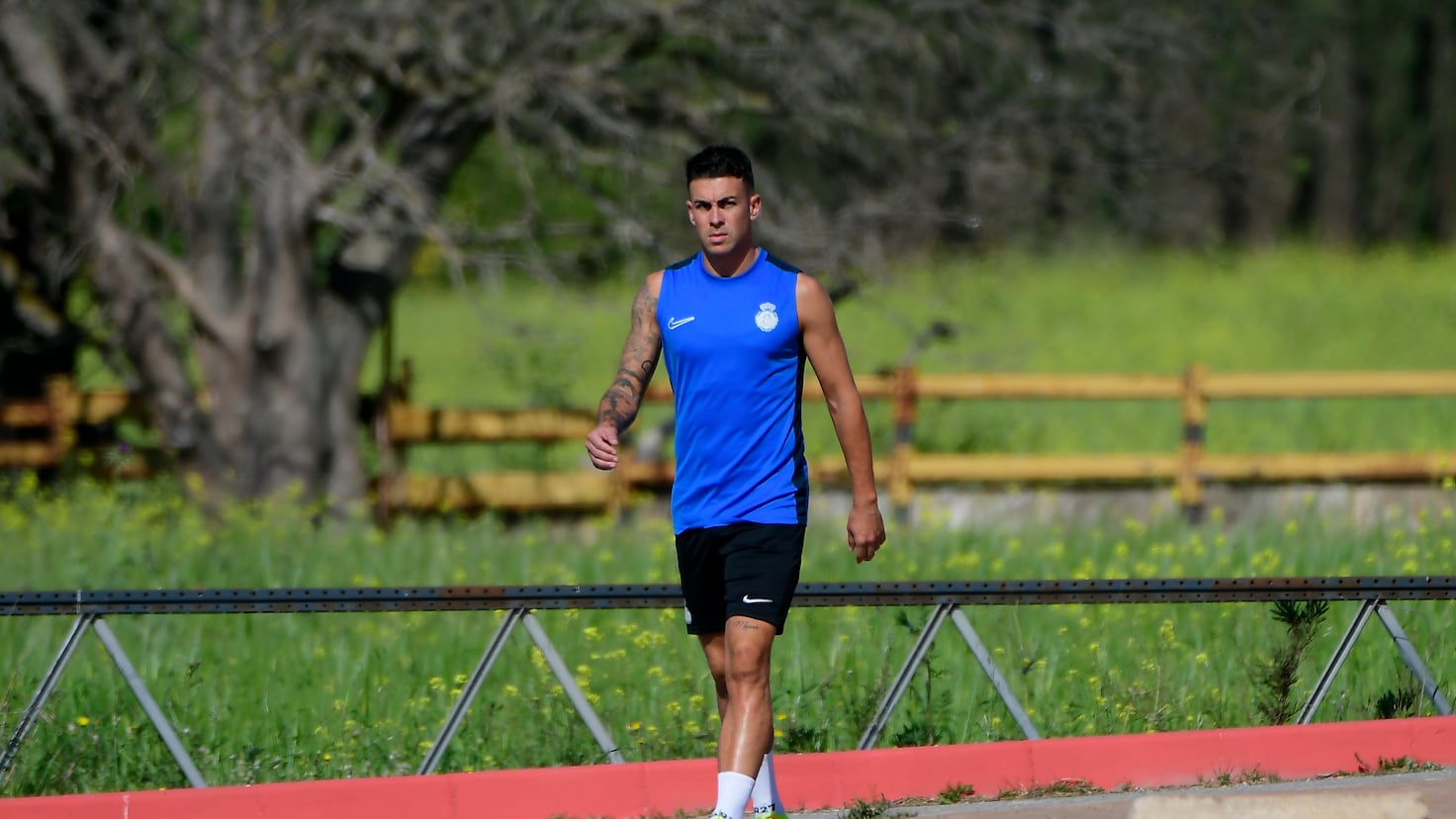 El Mallorca suspende a Dani Rodríguez sin salario por motivos laborales.