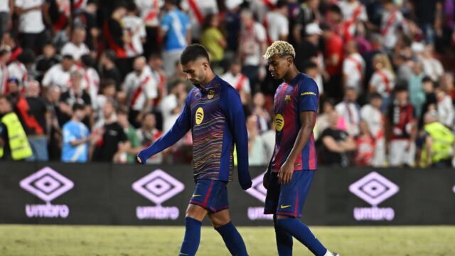 Tiempo de Juego en LaLiga: Elche y Real Oviedo Brillan, Mientras Real Madrid Resiste y Barcelona Decae