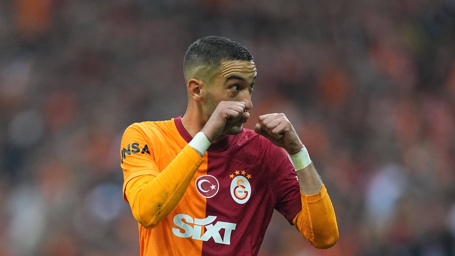 Elche sigue firme en la búsqueda de Ziyech.