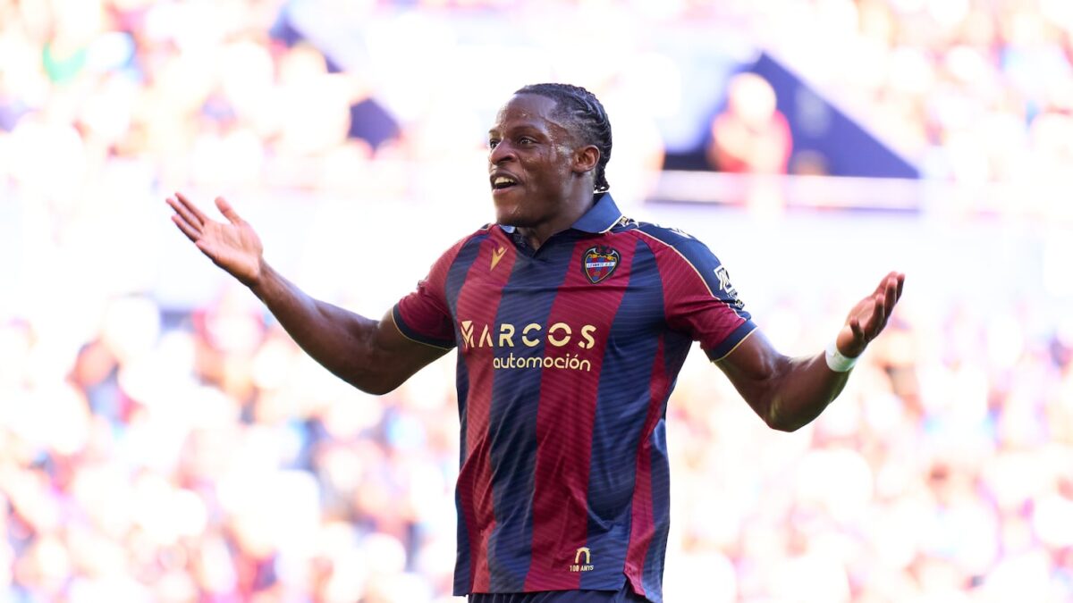 El Girona enfrenta el desafío mientras el Levante toma la iniciativa.