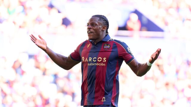 El Girona enfrenta el desafío mientras el Levante toma la iniciativa.