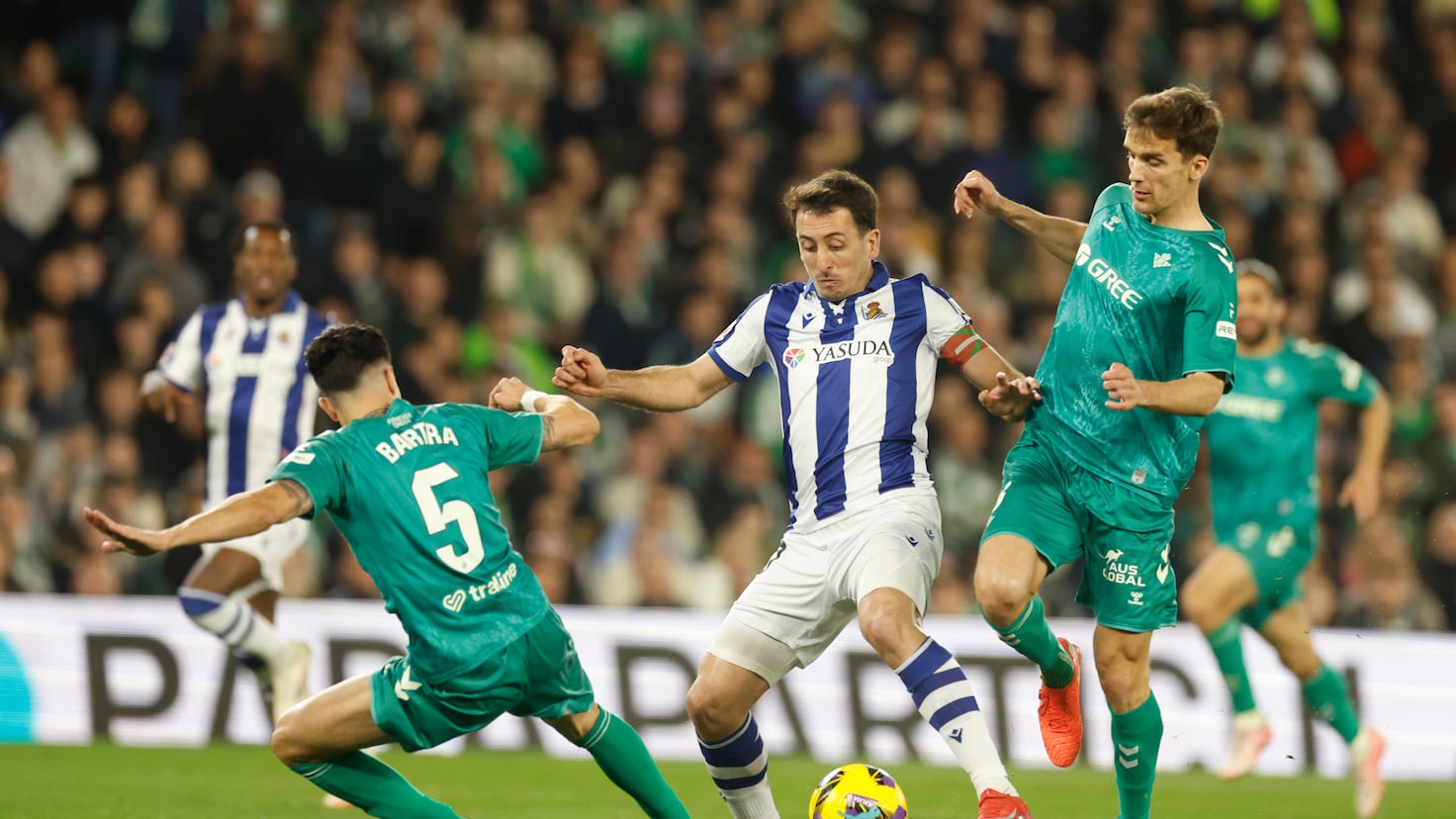 Reencuentro Defensivo: Bartra y Llorente, la Esperanza de la Selección.