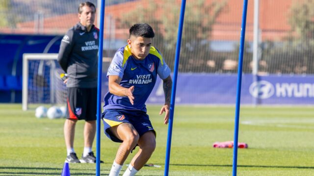 El Sonriente Estratega del Fútbol