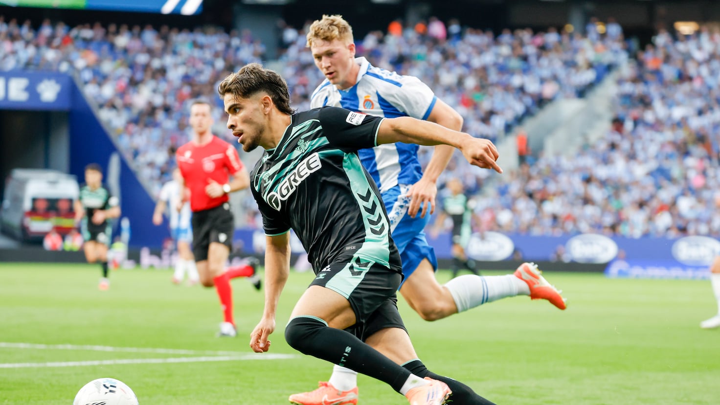 Abde Takes on the Role of Antony