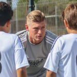 La vida de Kroos: Cuando la colaboración se vuelve caos