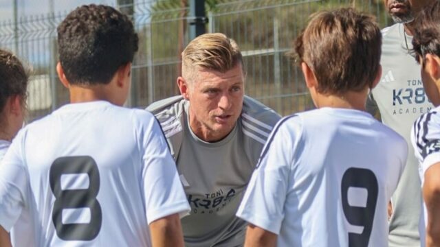 La vida de Kroos: Cuando la colaboración se vuelve caos