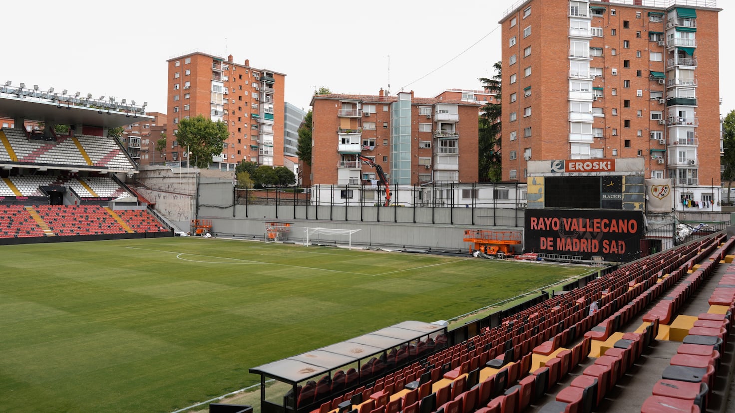 El Rayo B y Alcalá se enfrentan en el vibrante Estadio de Vallecas.